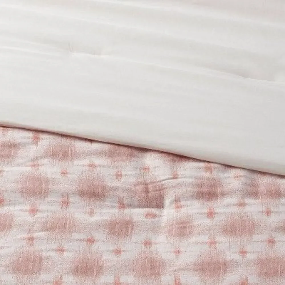 Threshold - King Yarn Dye Ikat Comforter and Sham Set Ivory/Ma Ivory/Mauve